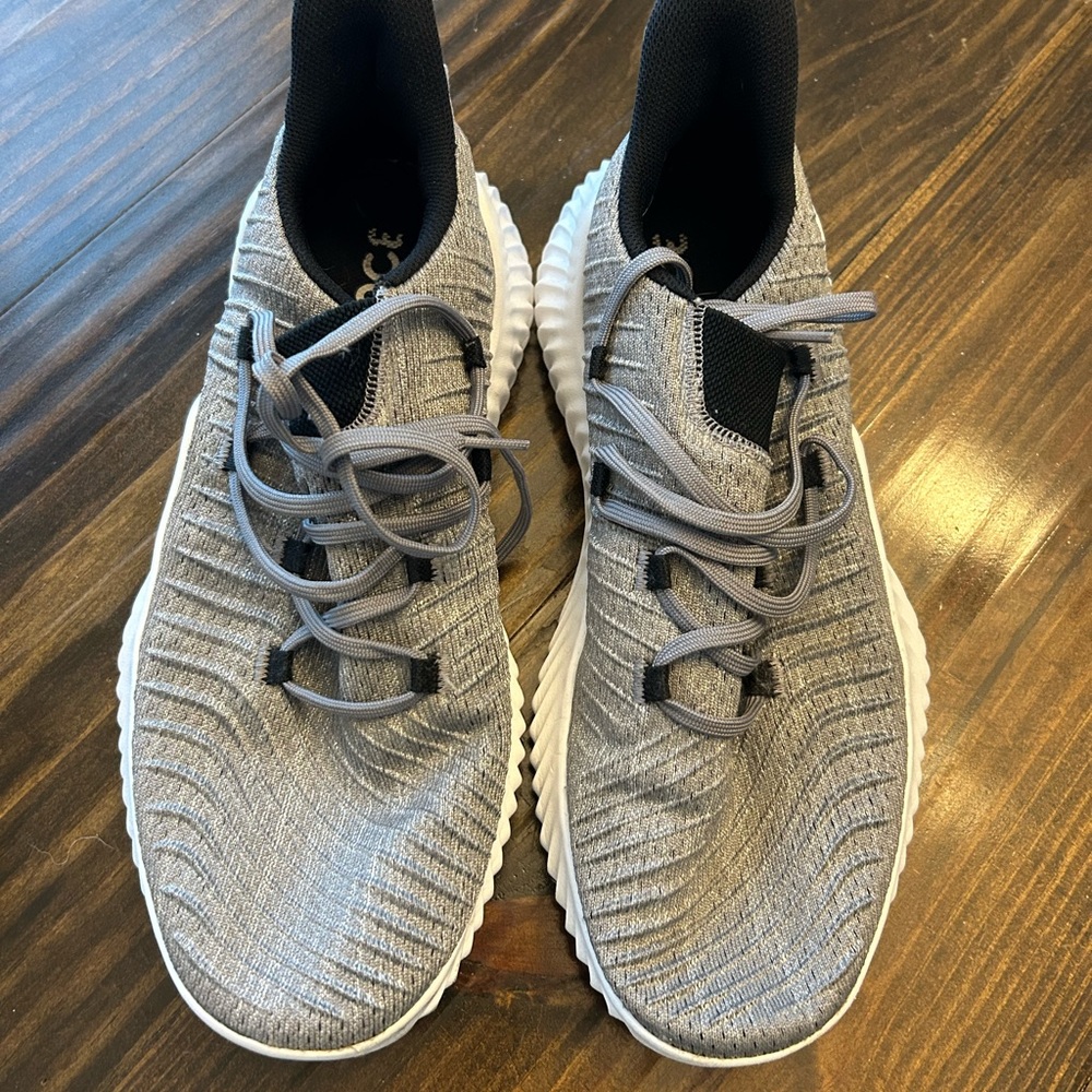 adidas Bounce Traxon Textured Gray Athletic Shoes